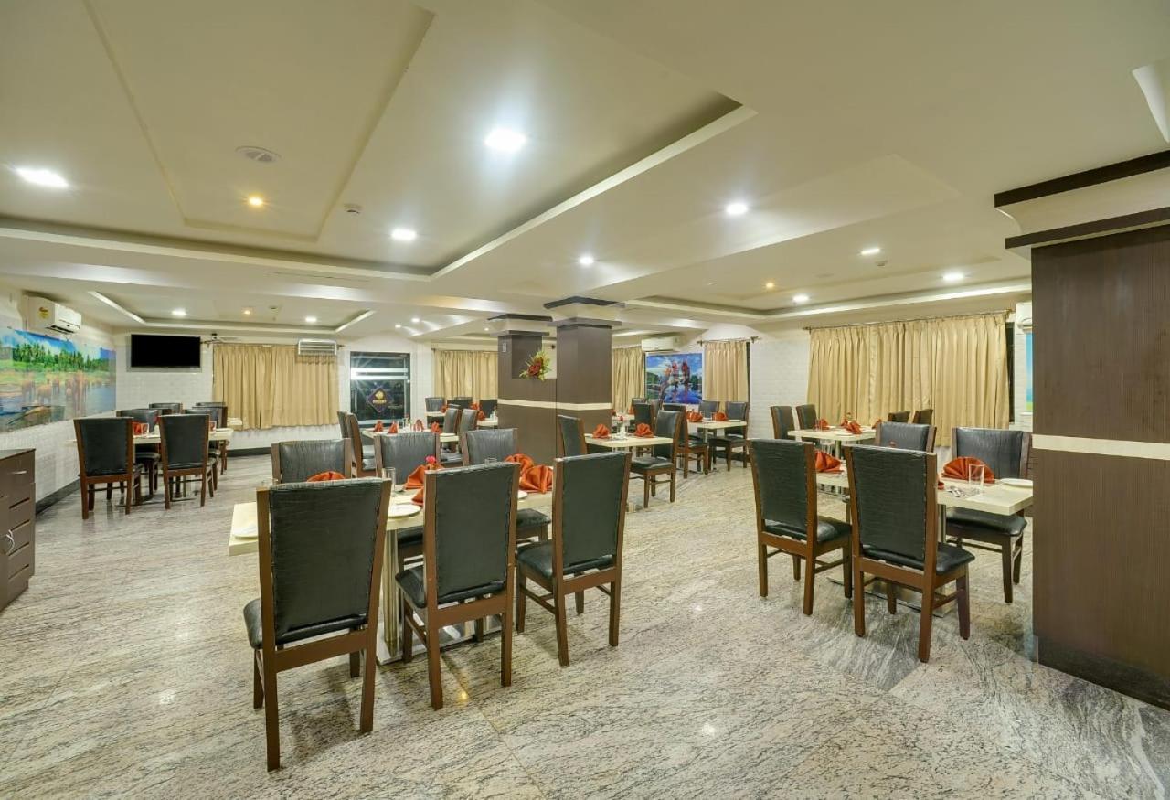 Hotel Four Square Holidayz Digha (West Bengal)
